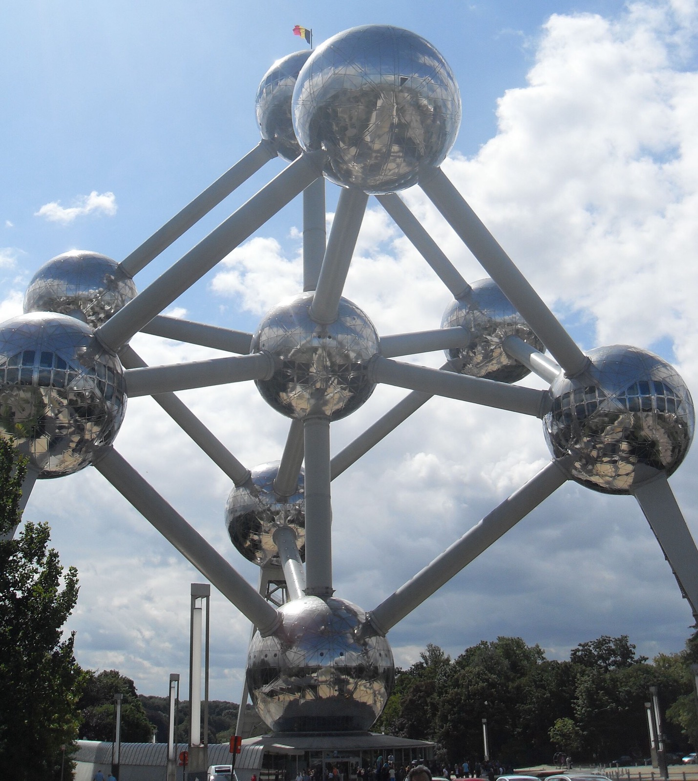Atomium à Bruxelles sous un ciel clair