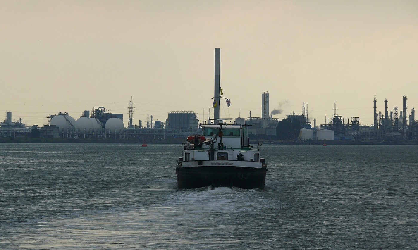 Terminaux et grues du port d’Anvers